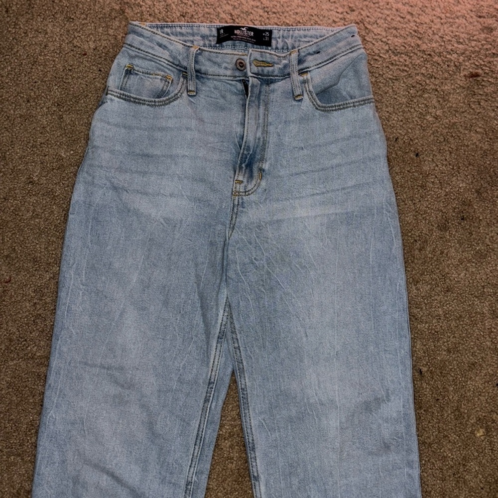 Hollister jeans